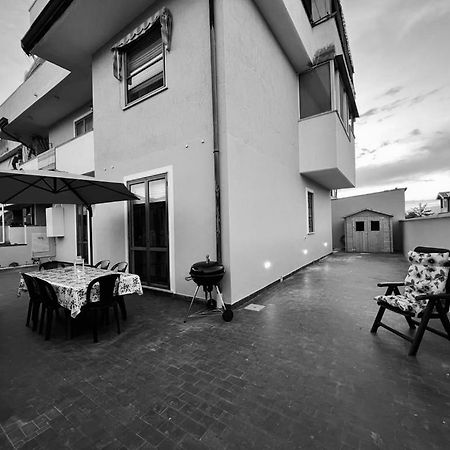 Appartamento Sunflower Viareggio Esterno foto